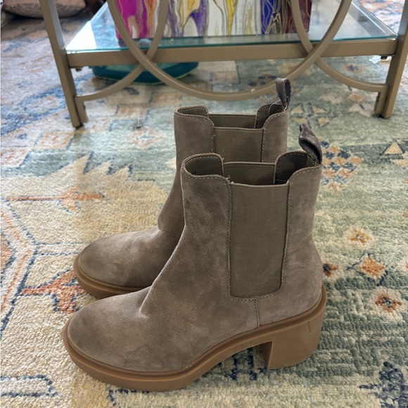 NWOT DOLCE VITA GREY COMBAT BOOT - Picture 1 of 5